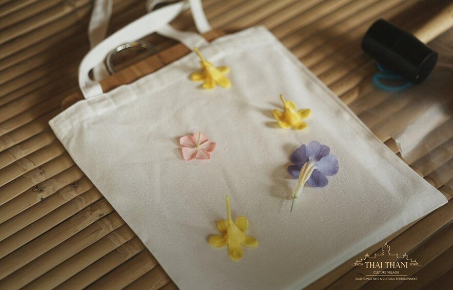 Picture 1 for Activity Pattaya: Thai Thani Cultural Village Bag Designing Workshop 3