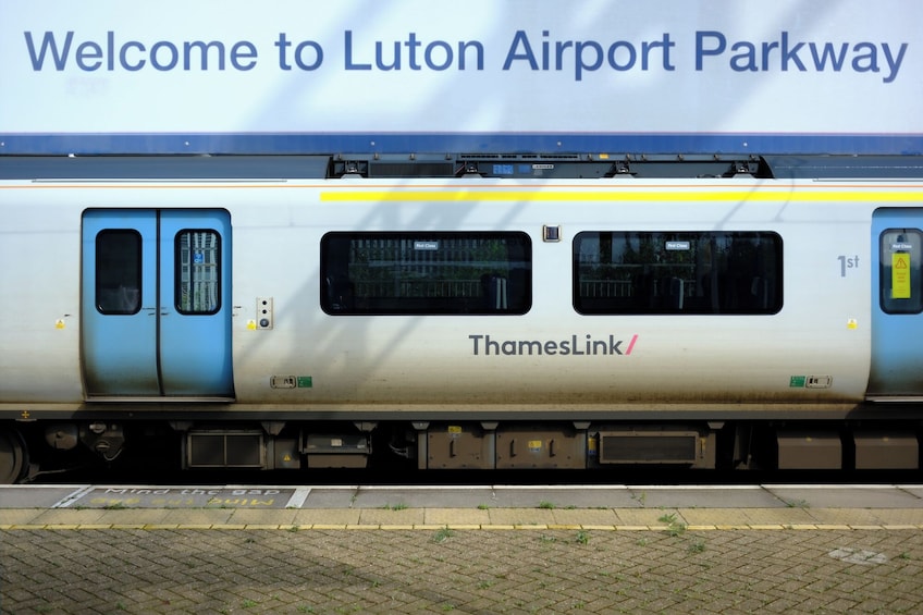 Thameslink Trains London Luton Airport (TTD) 2