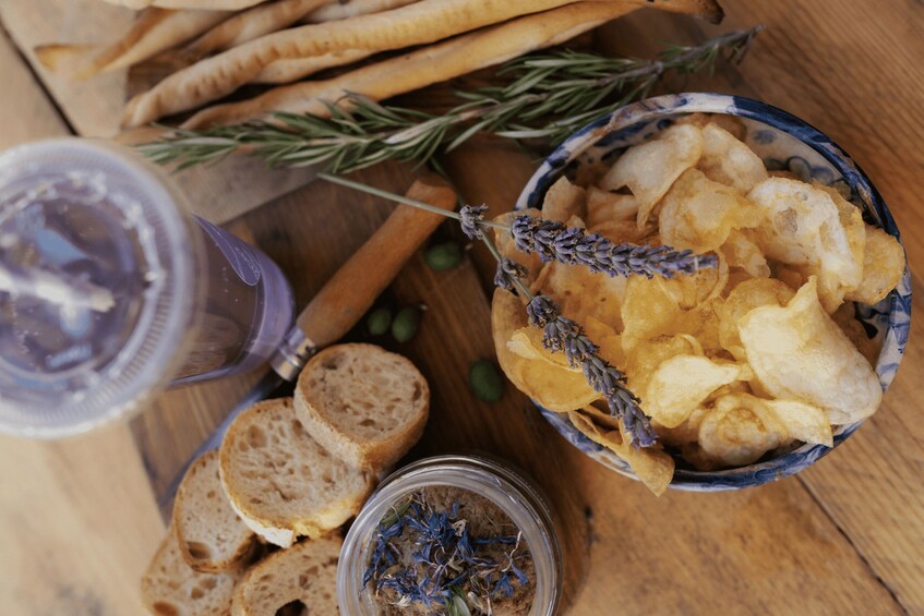 Picture 1 for Activity Aix-en-Provence: Visit a Lavender Field + Snacking at TERRE UGO 2