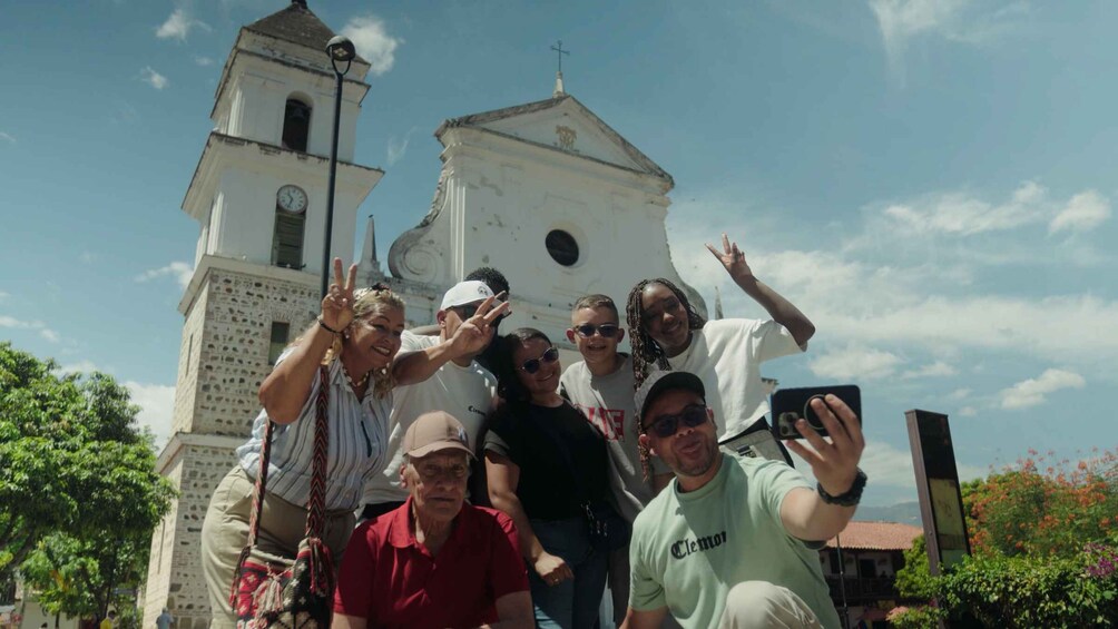 Coffee Sightseeing Tour + Santa Fé de Antioquia: From Bean to History 1