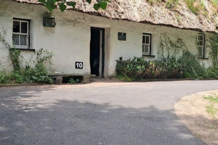Dublin to Cliffs of Moher and Bunratty Castle Day Adventure 4