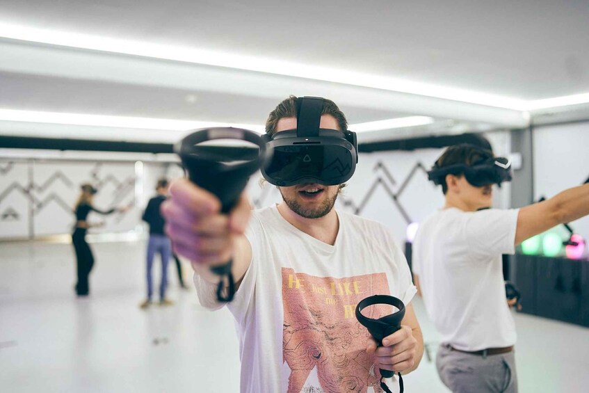 Picture 1 for Activity Nürburgring: Virtual Reality Escape Game 4