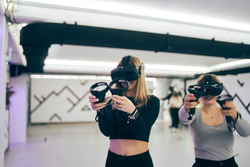 Picture 3 for Activity Nürburgring: Virtual Reality Escape Game 5