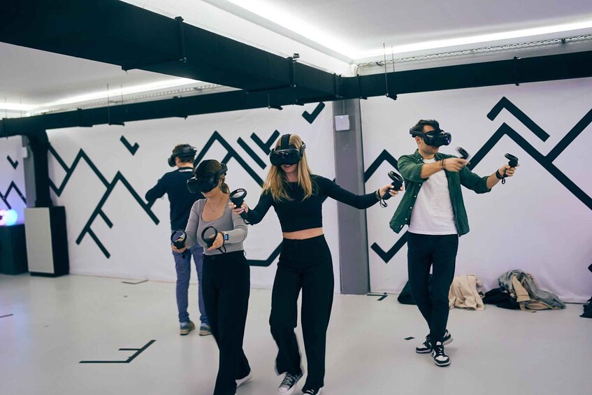 Picture 2 for Activity Nürburgring: Virtual Reality Escape Game 3