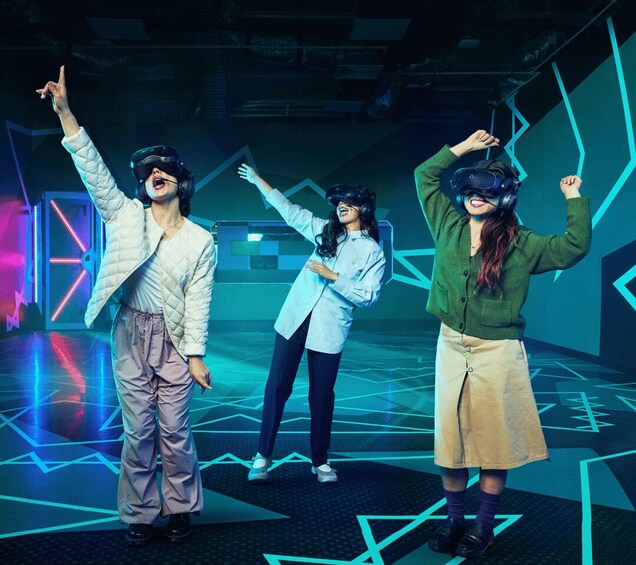 Picture 3 for Activity Dortmund: VR Escape Rooms – 45 minutes of puzzles & team play (wireless) 3