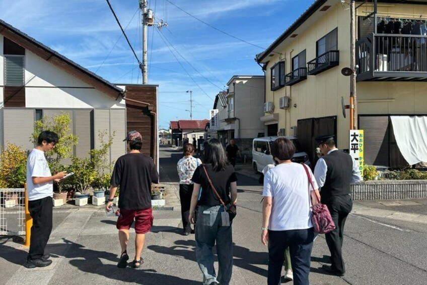 Kotohira–Zentsuji Udon Pilgrimage with Certified Udon Taxi Driver 3