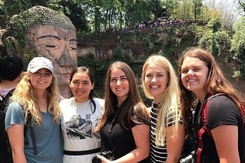 Leshan Buddha and Huanglongxi Water Town Tour with Lunch 1