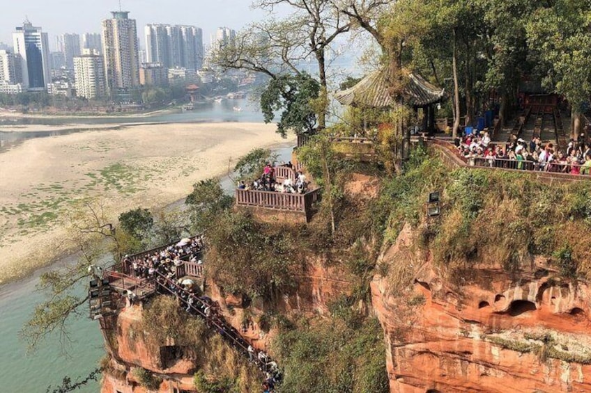 Leshan Buddha and Huanglongxi Water Town Tour with Lunch 2