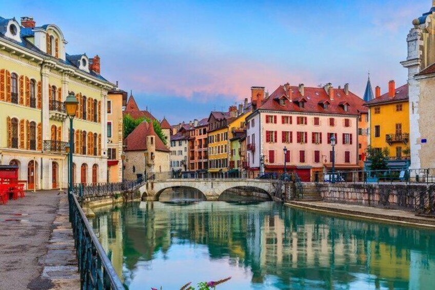 TOP Annecy : Private Guided Tour with your mobile 1