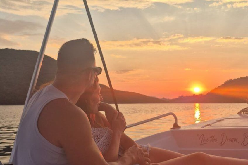 Ksamil: Lake Boat Tour With Swimming Mercedes Ride Food&Drinks 4