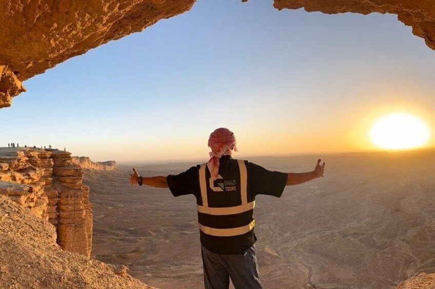 Edge of the World Sunset Tour from Riyadh 1