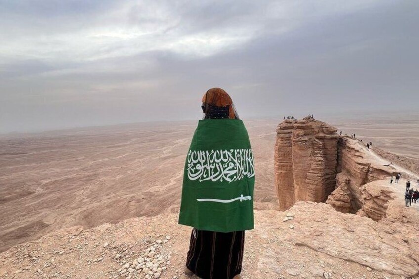 Edge of the World Sunset Tour from Riyadh 2