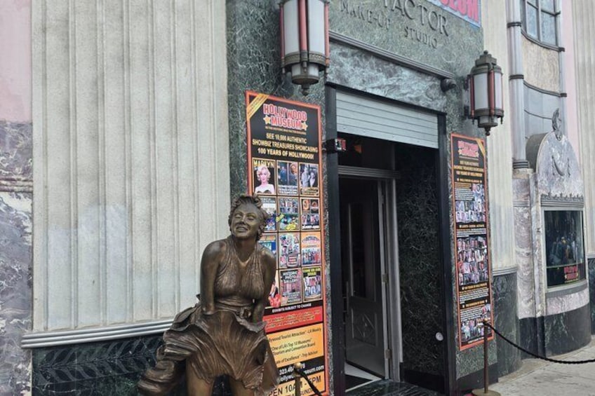 Hollywood Treasure Hunt Tour: Explore and Compete 5