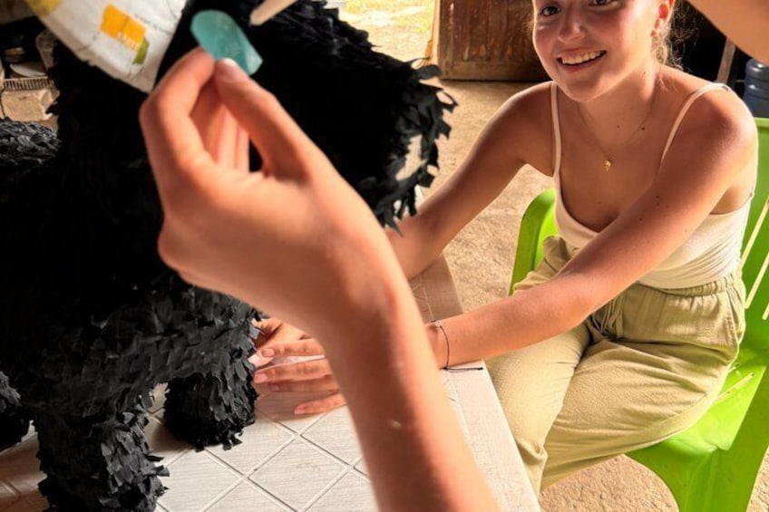 Make your own Mexican Piñata with Help of Expert Hands 3