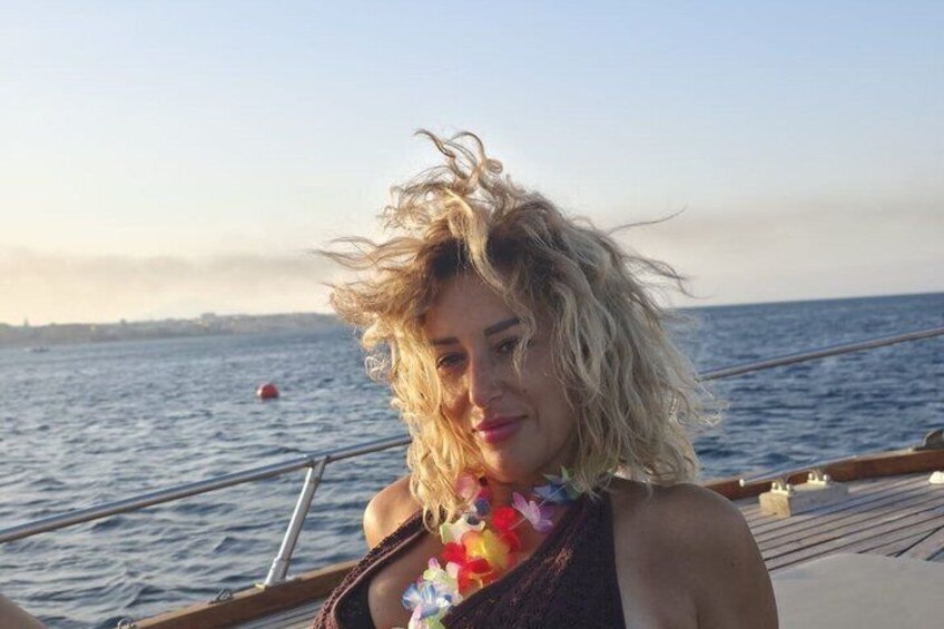 Sorrento Gozzo Boat Tour with Plemmirio Mooring and Aperitif 5