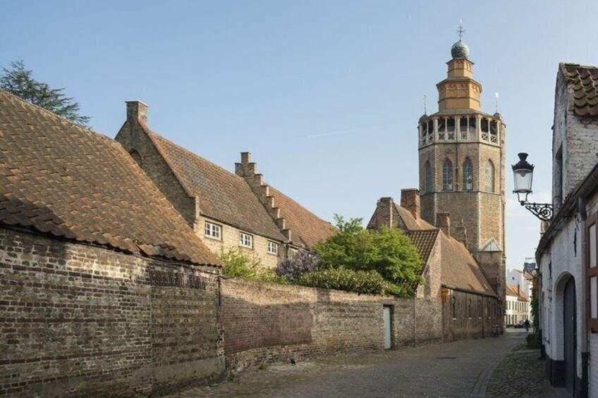 Discover the Hidden Charms of Bruges on a 3.5-Hour Bike Tour 4