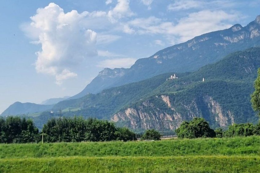 eMTB Ride Bolzano to Merano Castles and Apples 5