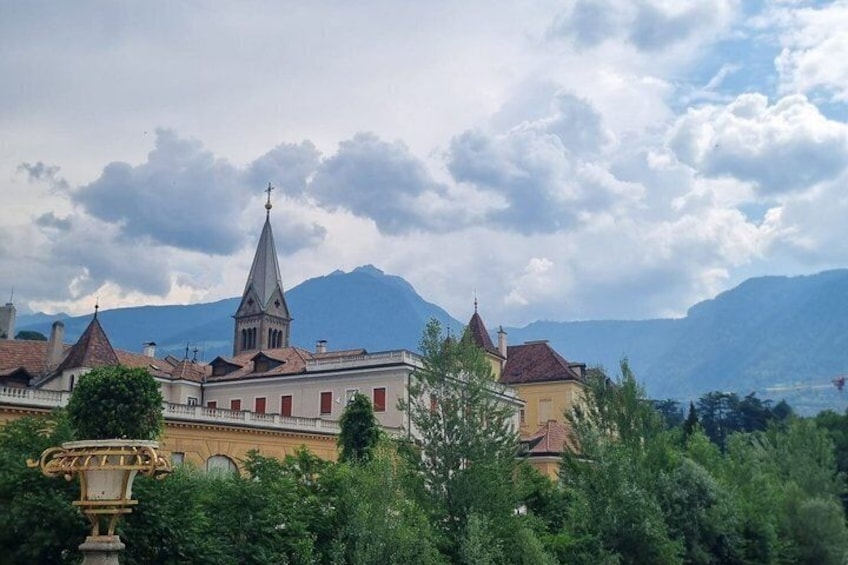 eMTB Ride Bolzano to Merano Castles and Apples 4