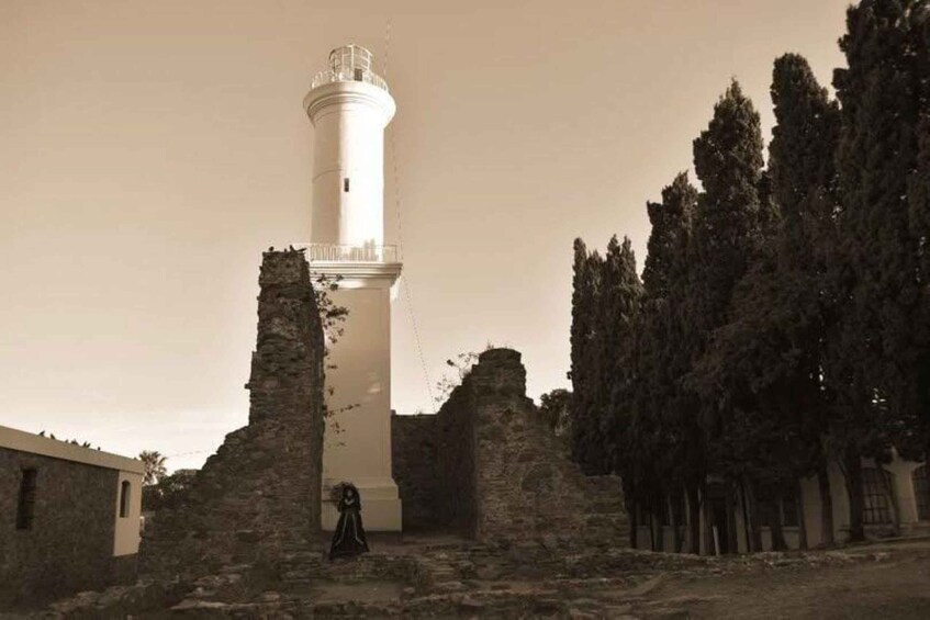 Picture 2 for Activity Colonia del Sacramento: Vintage Time Travel Experience 2