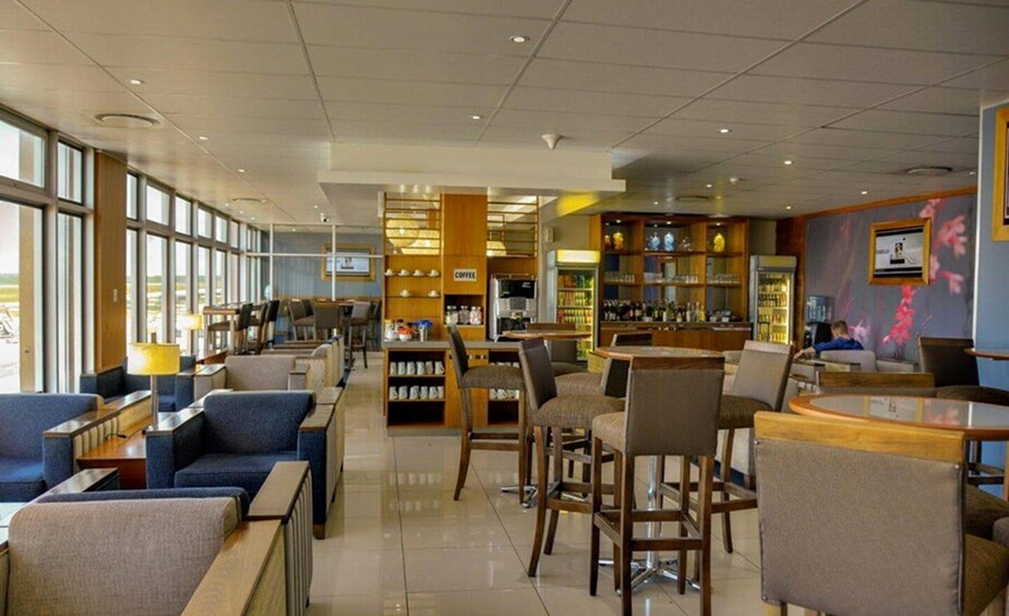 Picture 3 for Activity PLZ Port Elizabeth Chief Dawid Stuurman Airport Lounge 3