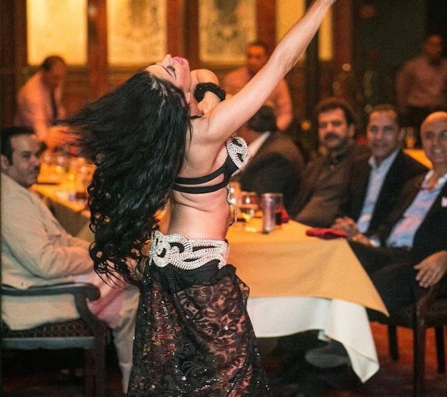 Cairo: Nile Maxim Dinner Cruise, Belly Dance & Tanoura Show 2
