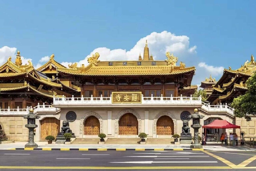 Picture 2 for Activity Shanghai: Tickets for Yu Garden and Jing'an Temple 4
