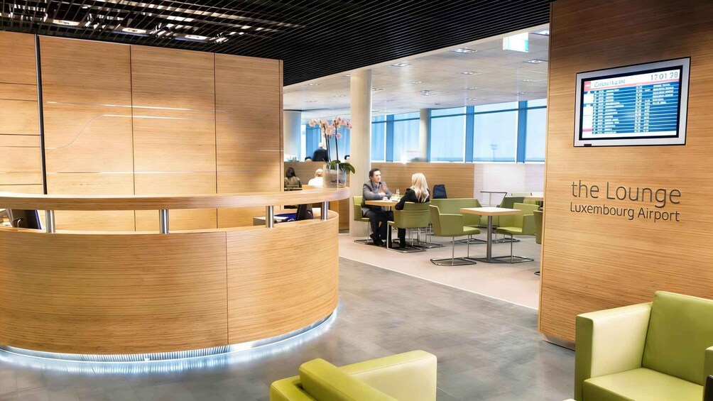 LUX Luxembourg Airport The Lounge Access 1
