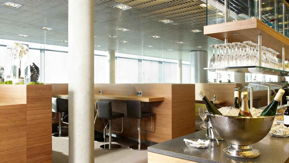 Picture 2 for Activity LUX Luxembourg Airport The Lounge Access 3