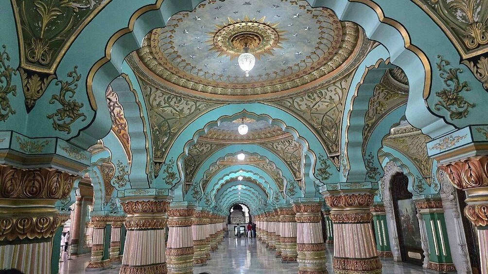 Picture 3 for Activity Mysuru Palace Private Guided Tour with Entry Ticket 2