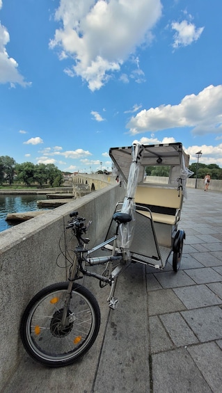 Regensburg: Private Rickshaw City Tour 1