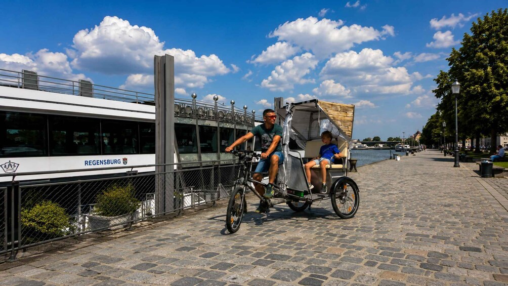 Picture 1 for Activity Regensburg: Private Rickshaw City Tour 4