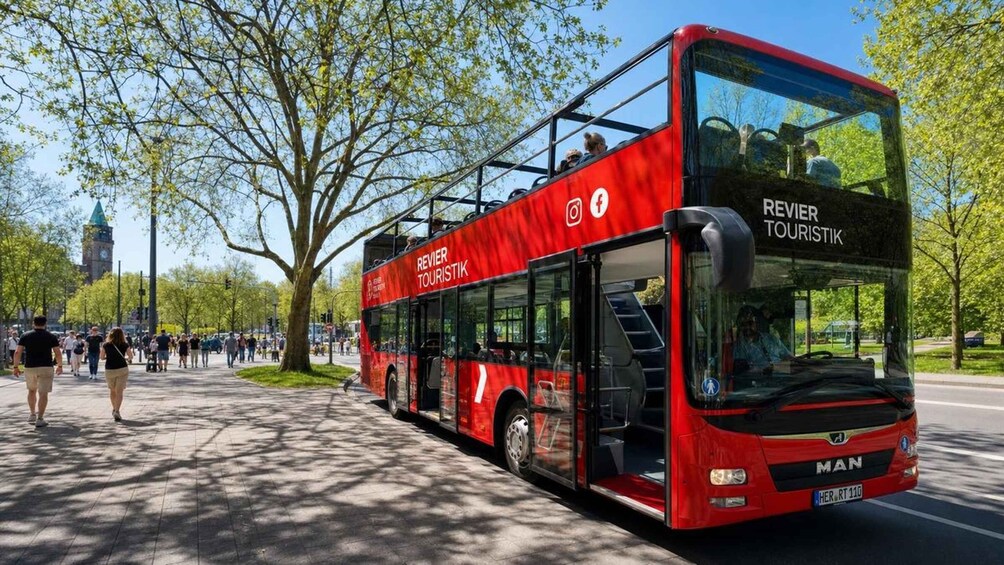 Picture 5 for Activity Essen: Sunset Open-Top Bus Tour with Tetraeder Visit 2