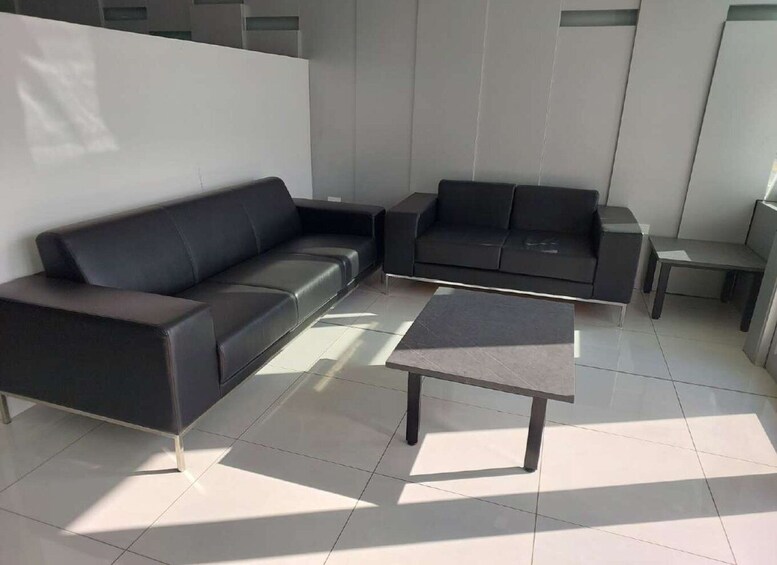 MEC Manta Eloy Alfaro Intl. Airport Sala Vip Lounge Access 1