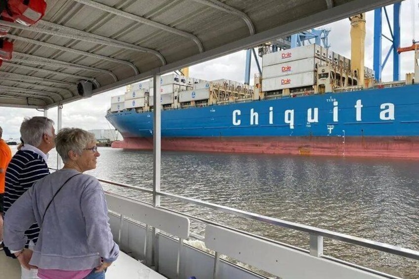 1 Hour River Cruise in Wilmington with Onboard Tiki Bar 2