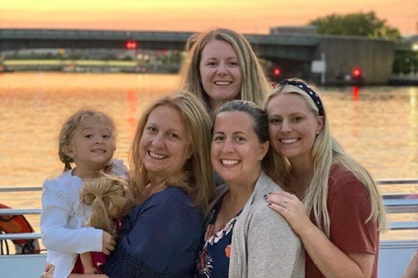 1 Hour River Cruise in Wilmington with Onboard Tiki Bar 1