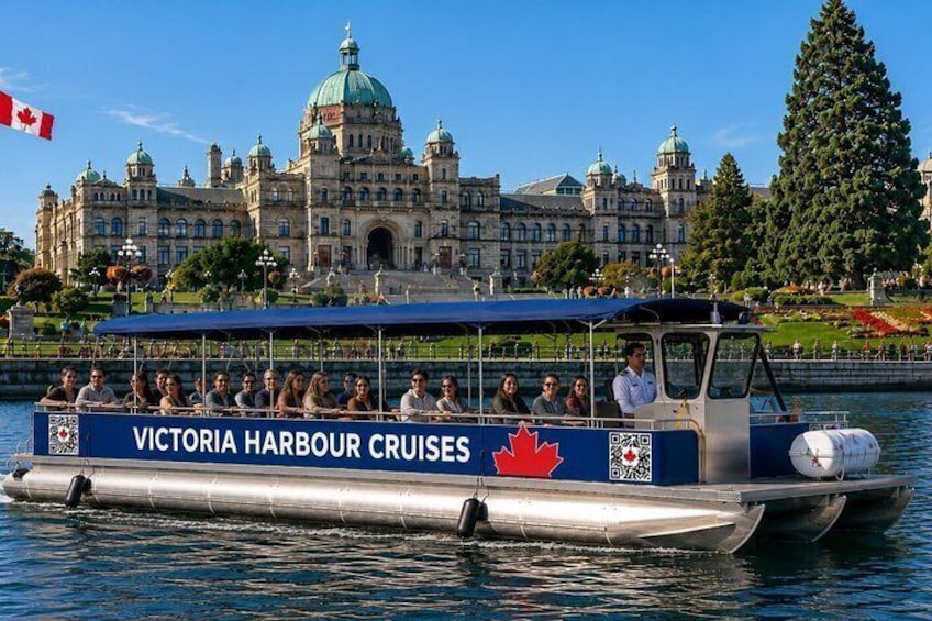 Victoria Harbour Sightseeing Boat Cruise with Live Tour Guide 1