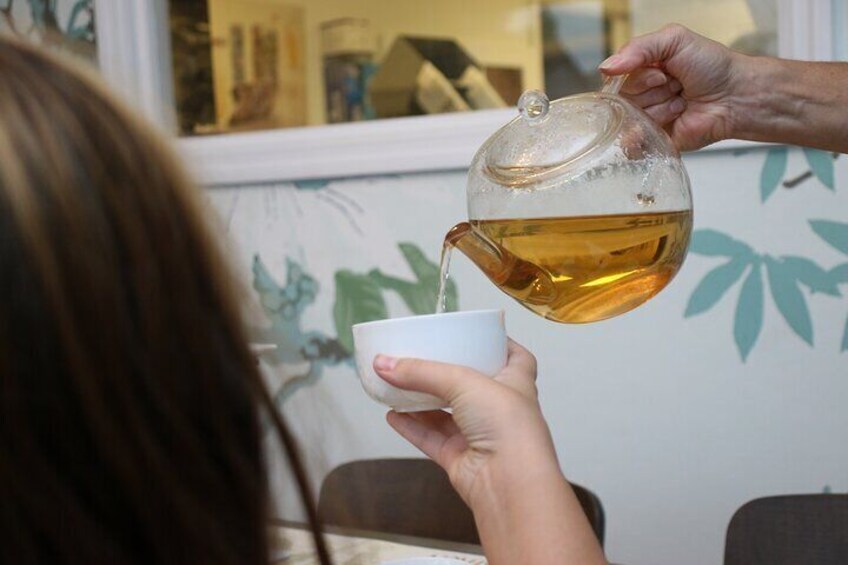 We started with an additional tea they poured for us to teach us how to properly taste the tea. 1