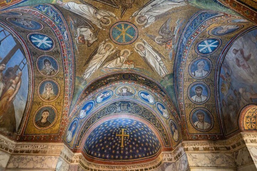 Saint Paul Basilica guided tour in Polish of the Popes Mosaics 5