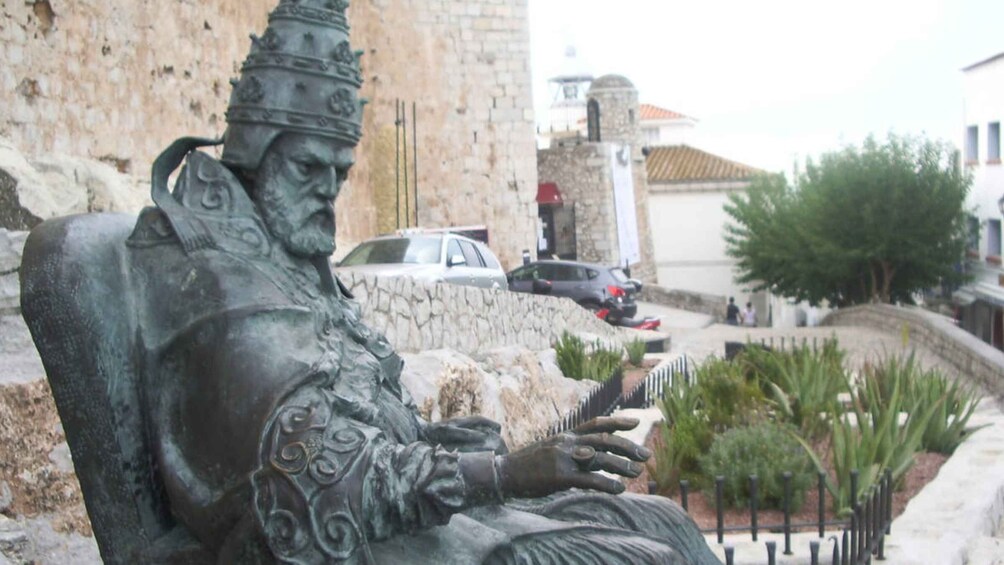 Picture 7 for Activity Peñíscola: Papa Luna Castle & Hidden Old Town Audio Tour 2