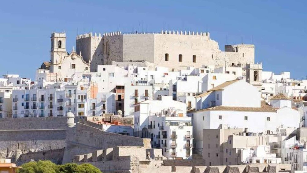 Picture 4 for Activity Peñíscola: Papa Luna Castle & Hidden Old Town Audio Tour 5
