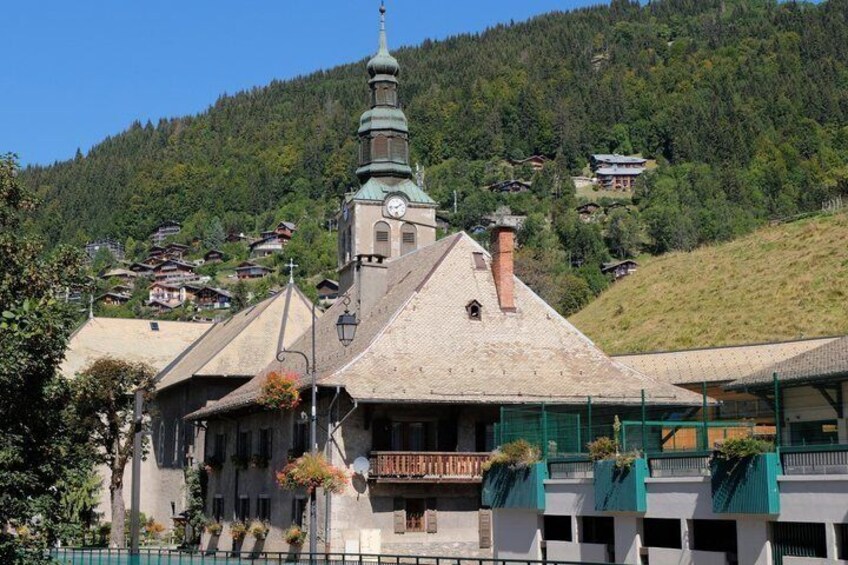 Explore Morzine in 60 minutes with a Local 4
