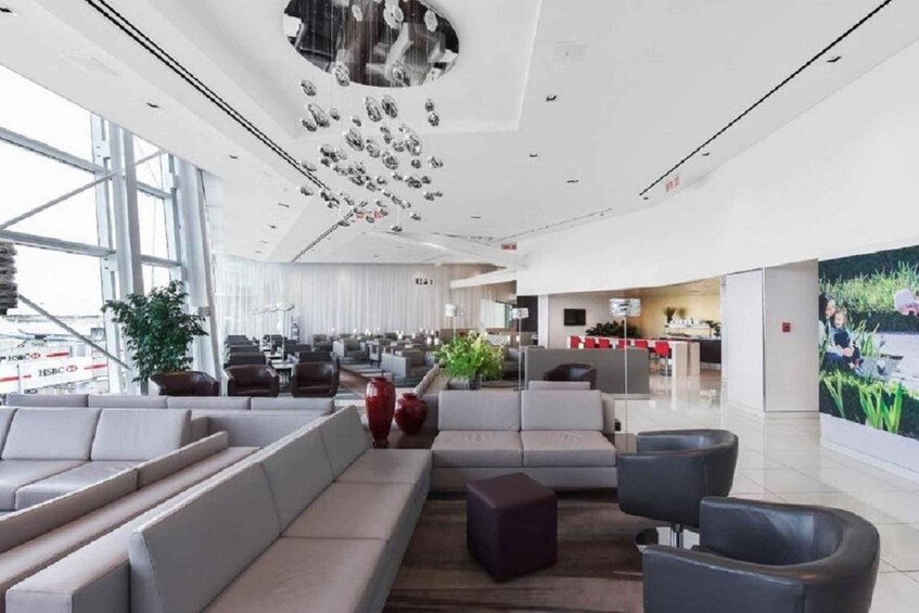 Picture 1 for Activity YUL Quebec Montreal Pierre Elliott Trudeau Airport Lounge 2