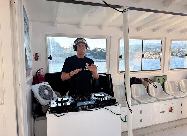 Picture 4 for Activity Savona: Sunset Boat Party with Live DJ Set 2