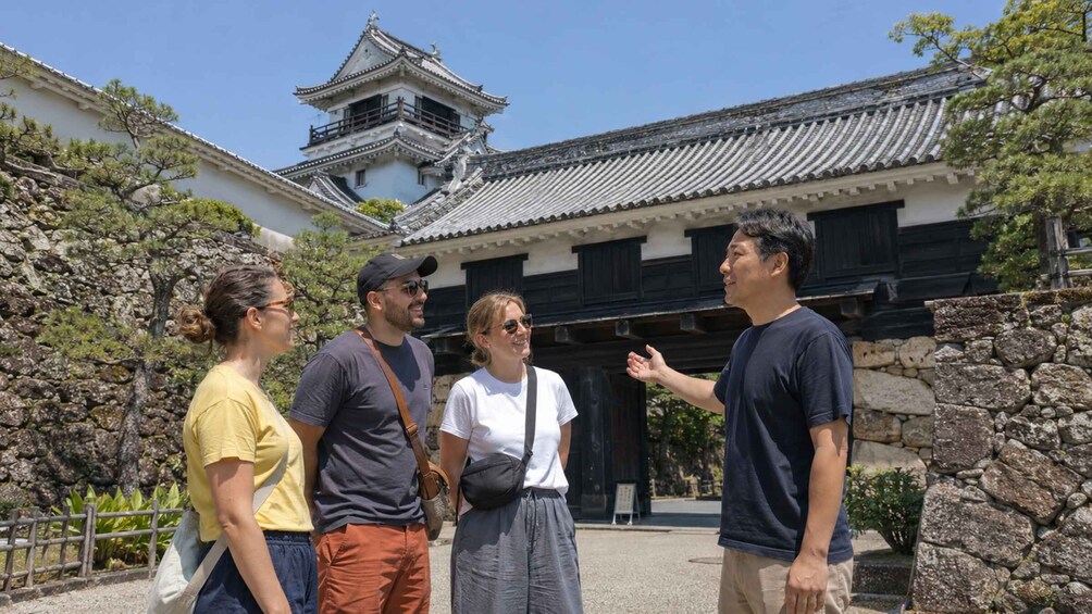 Picture 20 for Activity Kochi: Castle, Hirome Market & Local Streets Walk 3