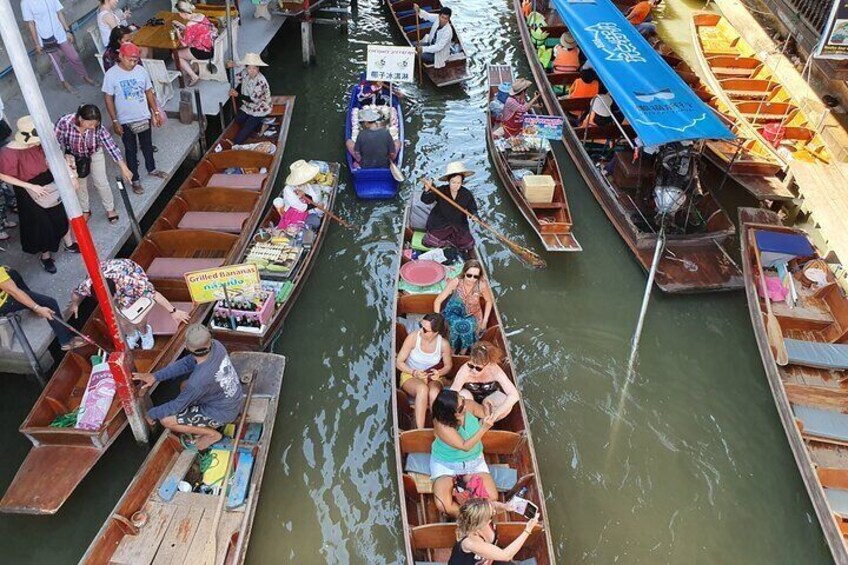 Paddle boats in floating market 1