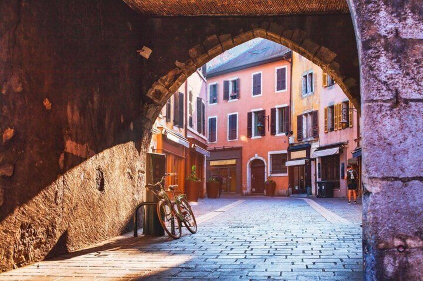 Annecy Walking Tour with Audioguide on your Smartphone 4