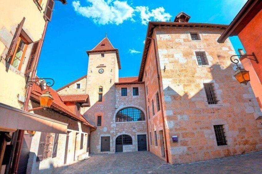 Annecy Walking Tour with Audioguide on your Smartphone 5