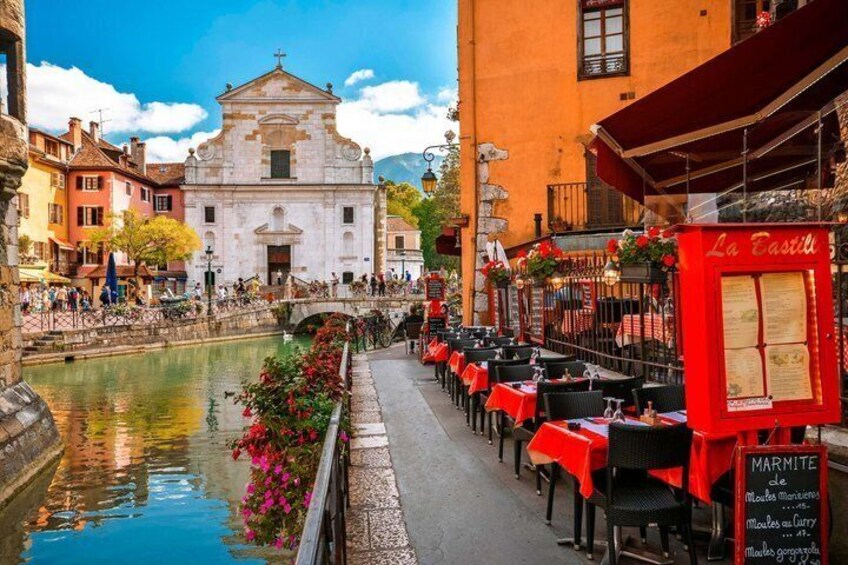 Annecy Walking Tour with Audioguide on your Smartphone 1