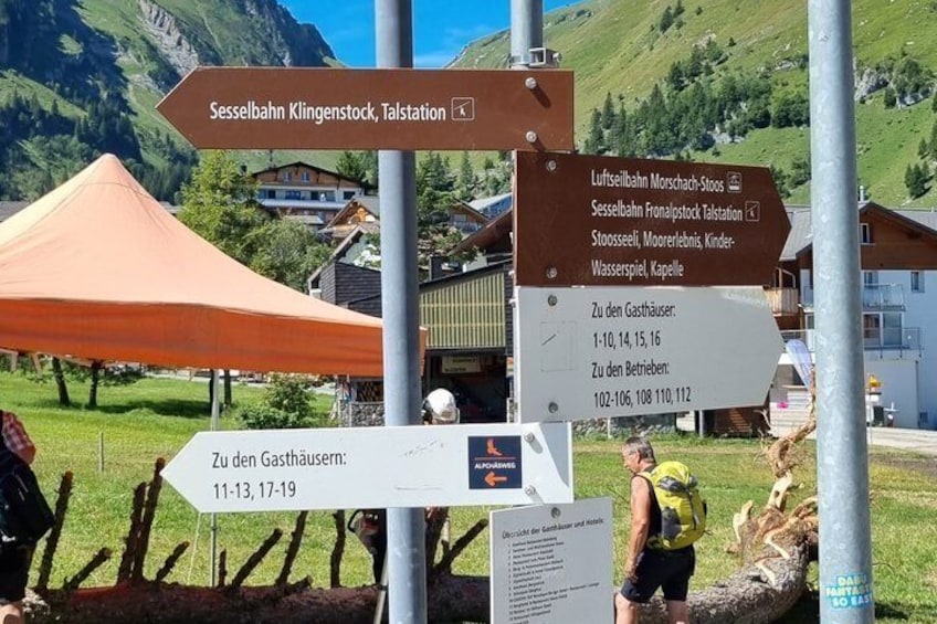 Peak to Peak Hike Private Tour in Switzerland 3