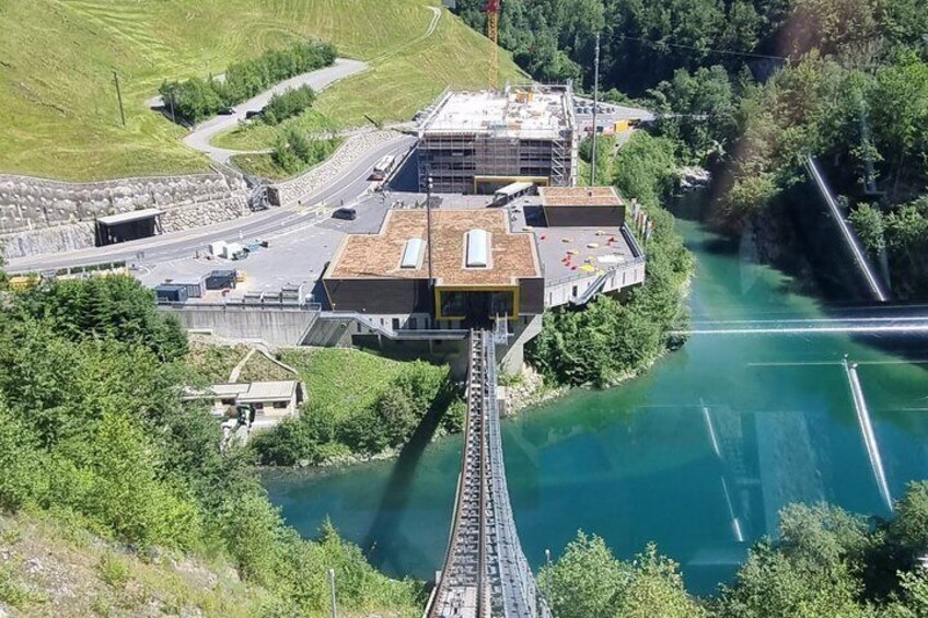 Peak to Peak Hike Private Tour in Switzerland 2
